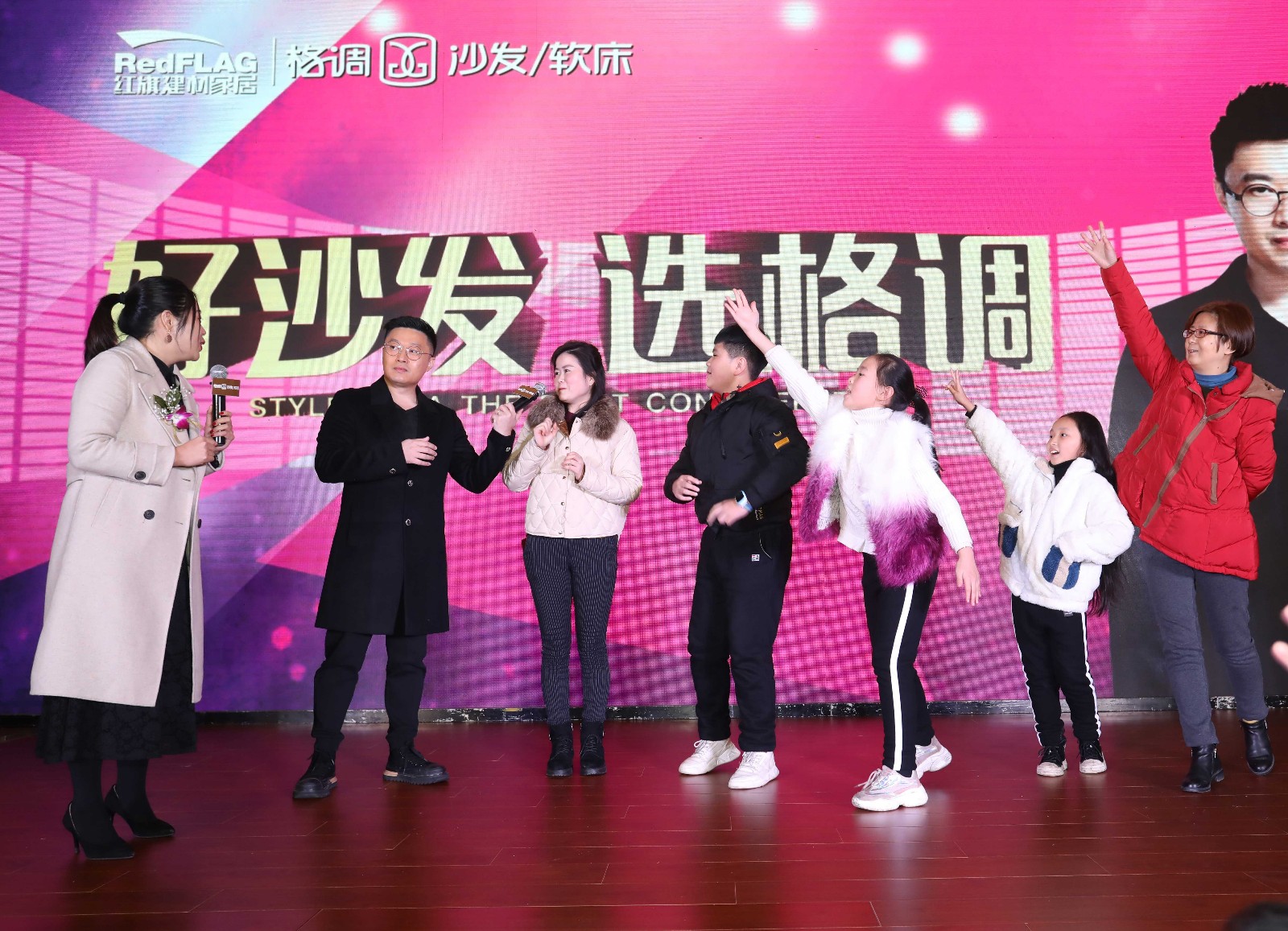 徐譽滕與熱心觀眾互動.JPG